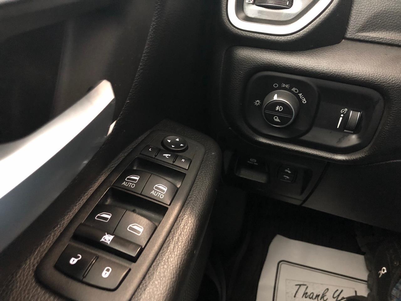 RAM 1500 Big Horn 4x4 Crew Cab 5'7" Box 2023