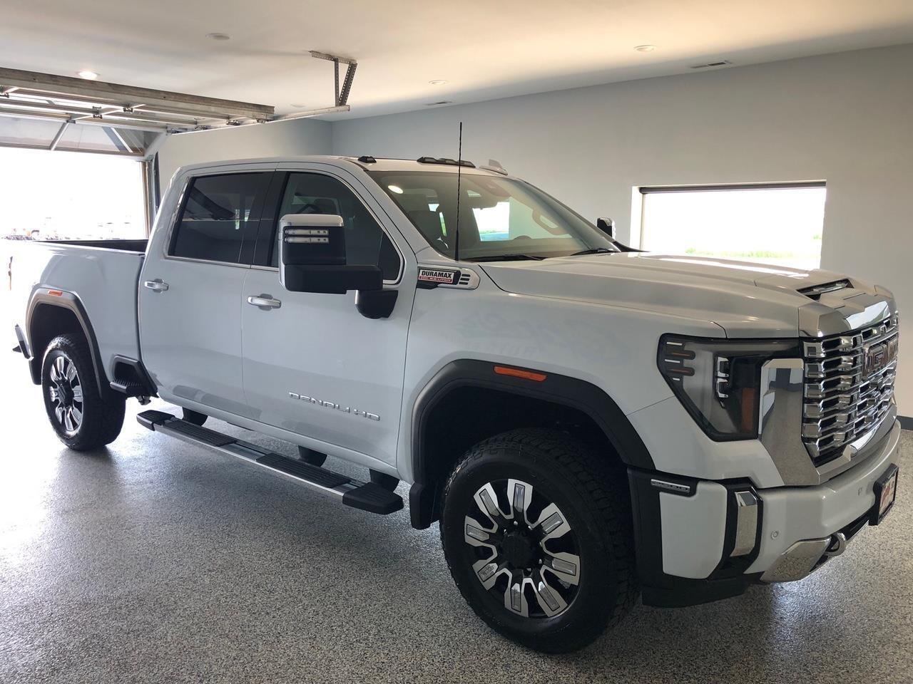 GMC Sierra 2500HD 4WD Crew Cab 159" Denali 2026