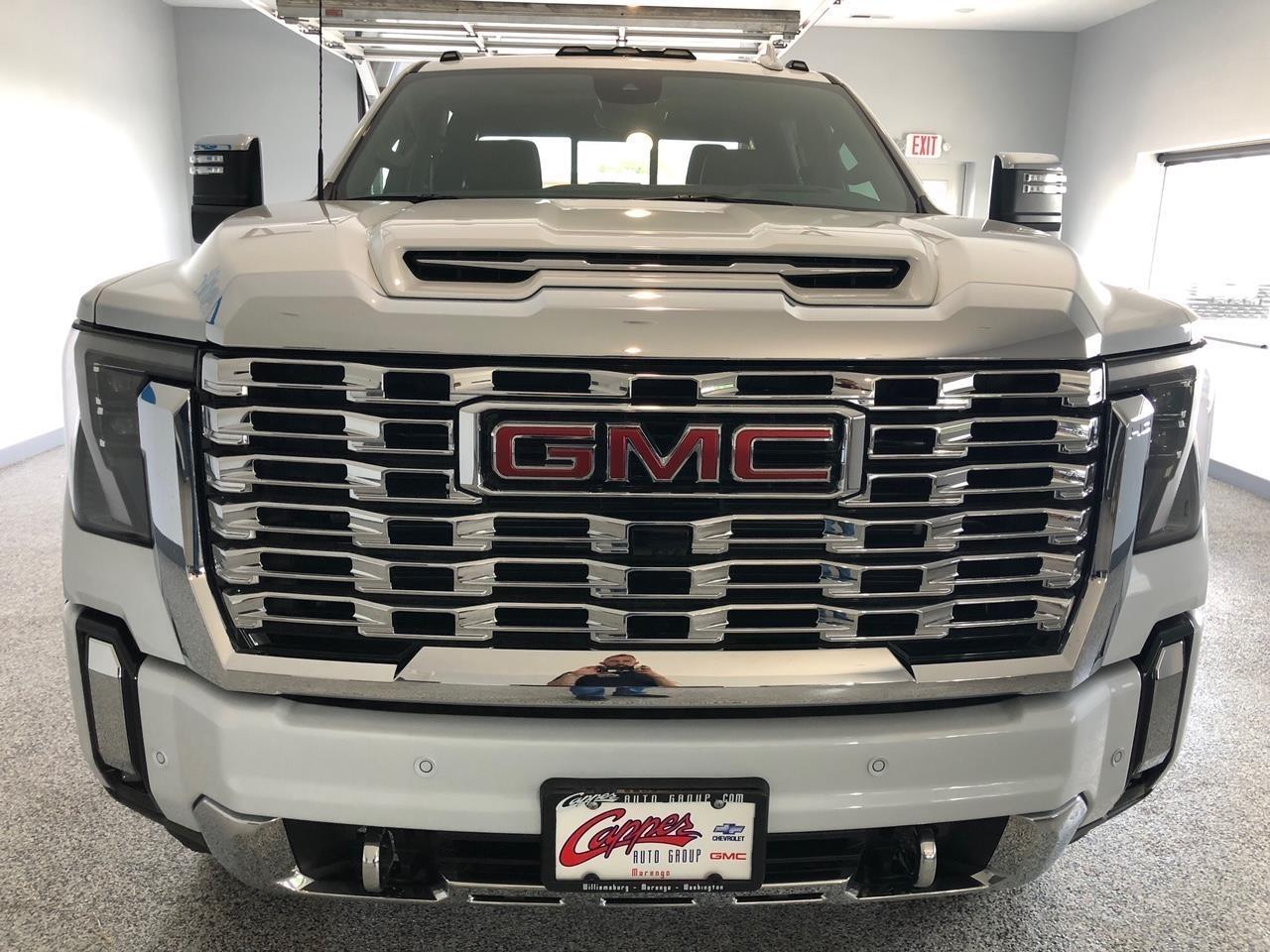 GMC Sierra 2500HD 4WD Crew Cab 159" Denali 2026