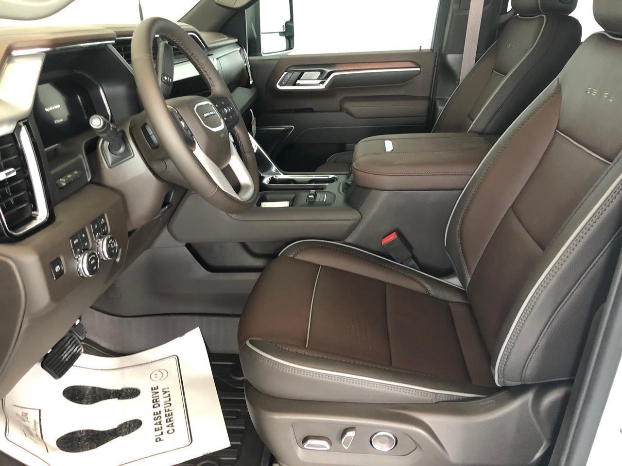 GMC Sierra 2500HD 4WD Crew Cab 159" Denali 2026