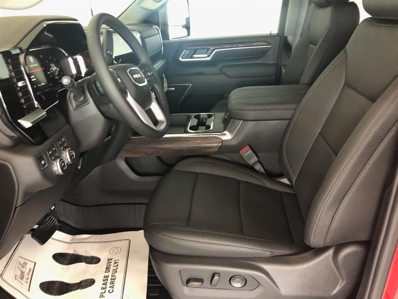 GMC Sierra 2500HD 4WD Crew Cab 159" SLT 2026