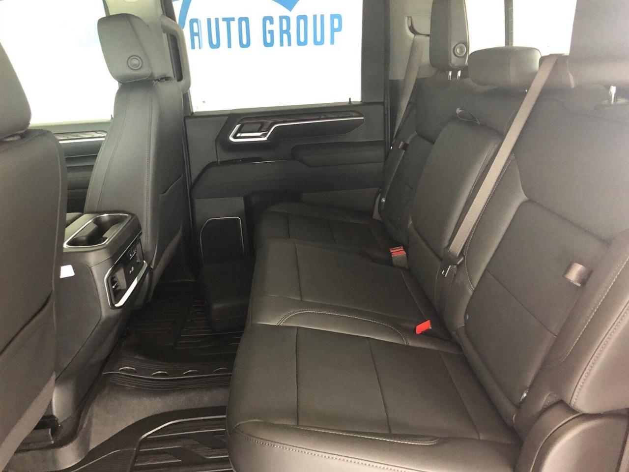 GMC Sierra 2500HD 4WD Crew Cab 159" SLT 2026