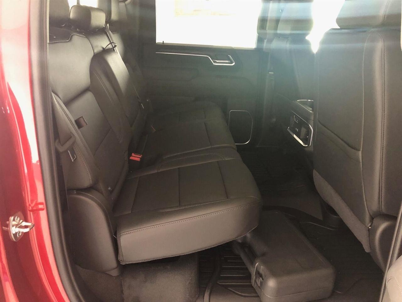 GMC Sierra 2500HD 4WD Crew Cab 159" SLT 2026