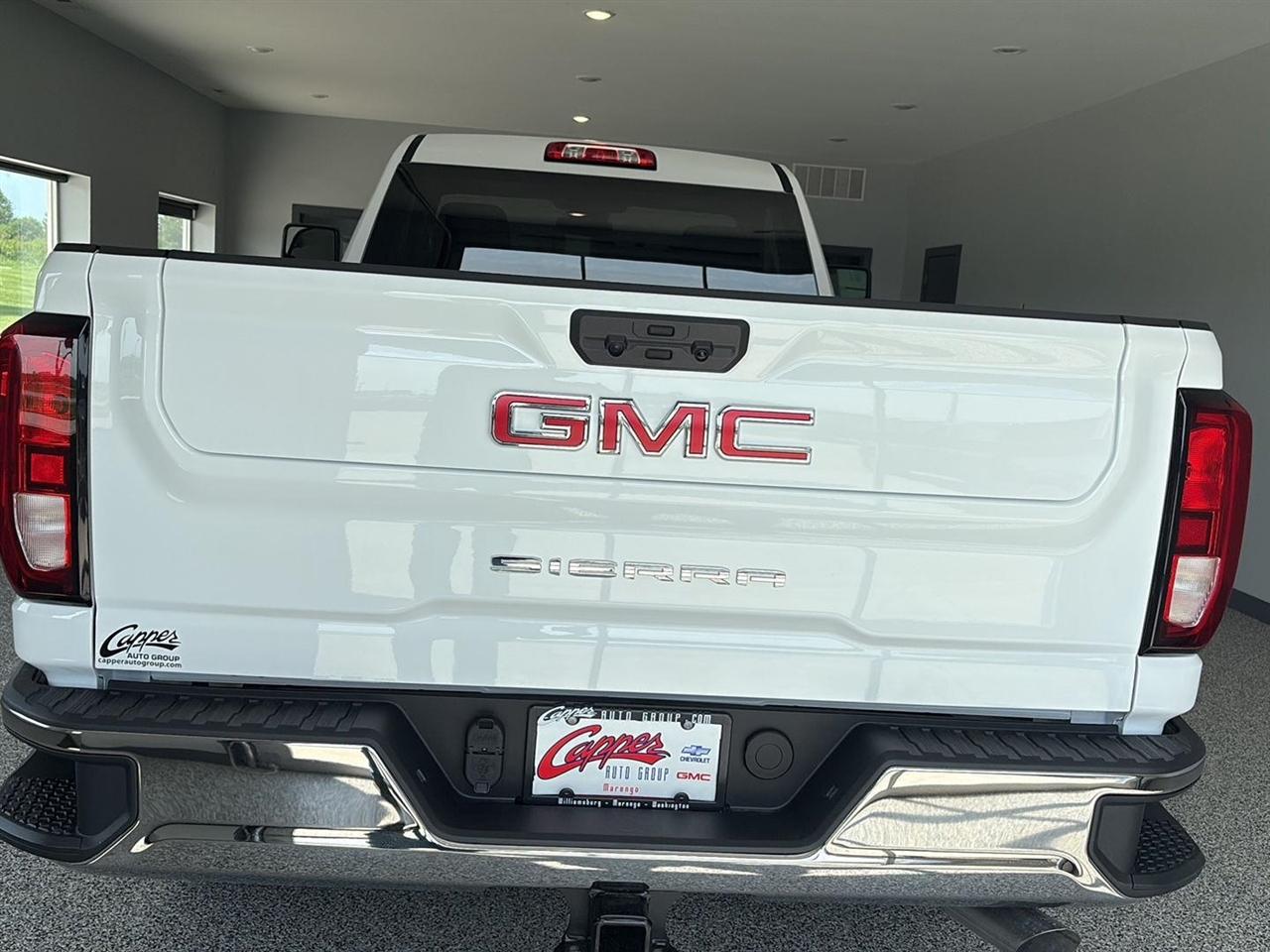 GMC Sierra 2500HD 4WD Reg Cab 142" Pro 2026
