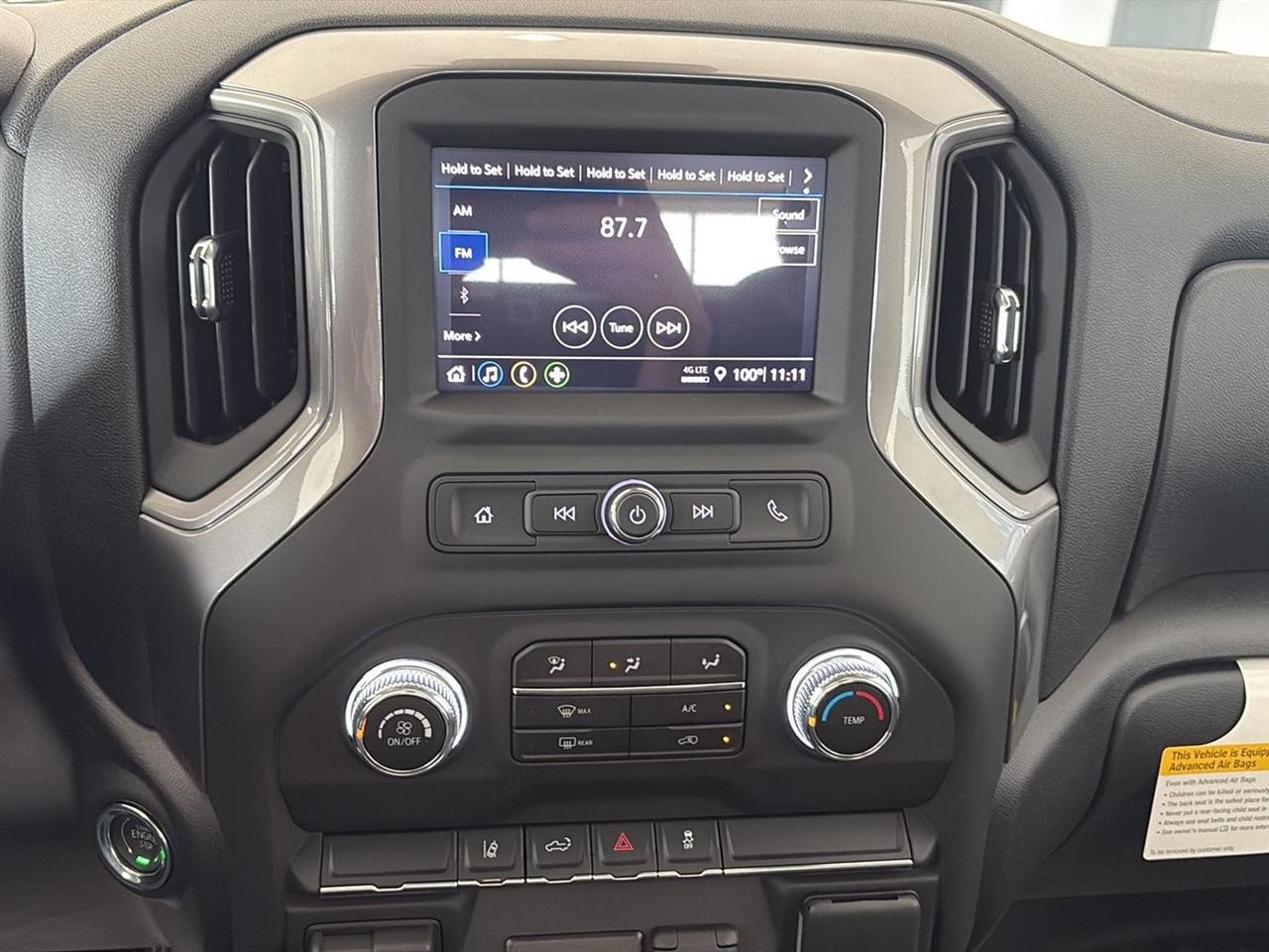 GMC Sierra 2500HD 4WD Reg Cab 142" Pro 2026
