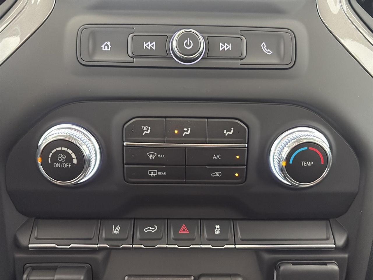 GMC Sierra 2500HD 4WD Reg Cab 142" Pro 2026