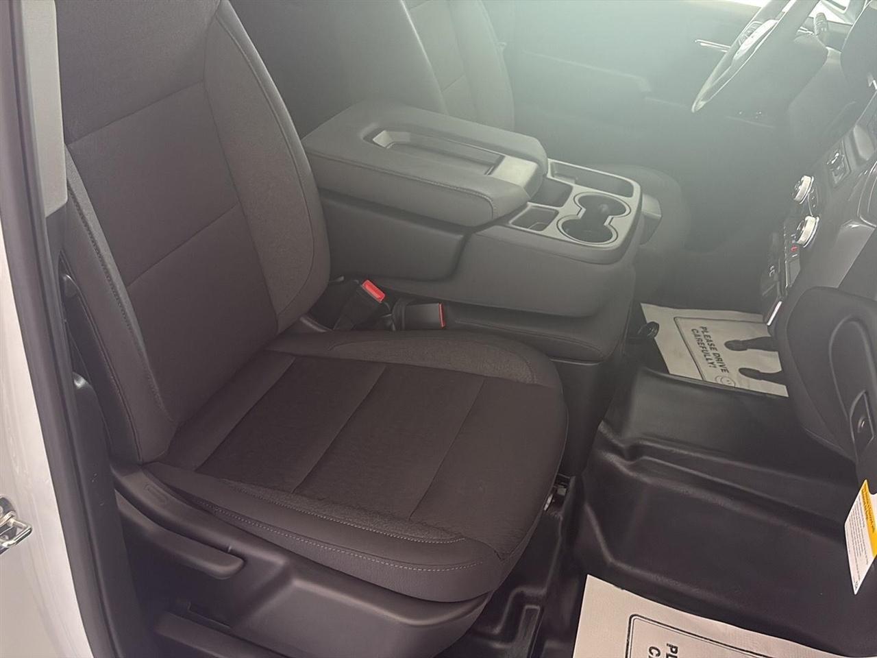 GMC Sierra 2500HD 4WD Crew Cab 159" Pro 2026
