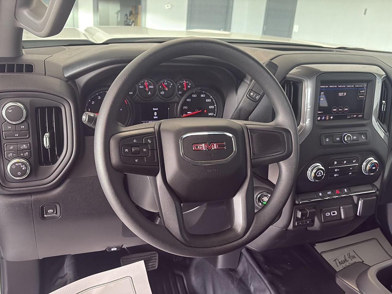 GMC Sierra 2500HD 4WD Crew Cab 159" Pro 2026