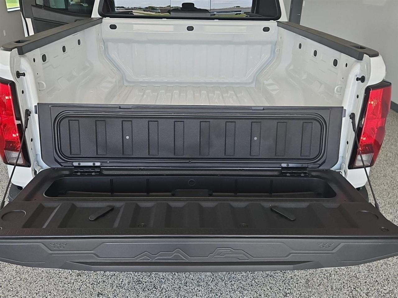 Chevrolet Colorado 4WD Crew Cab WT 2026