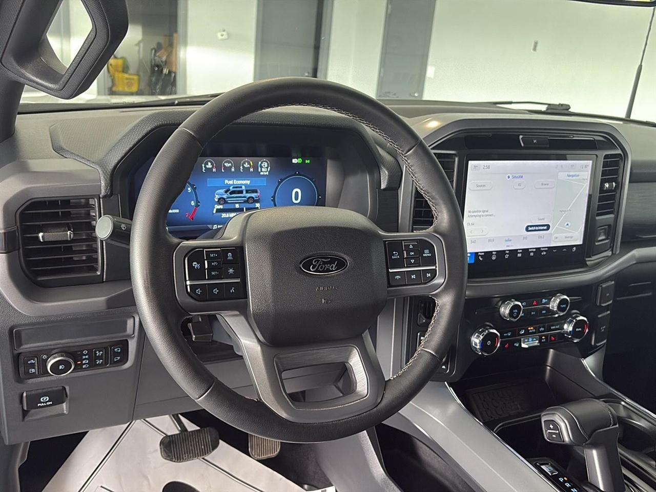 Ford F-150 XLT 4WD SuperCrew 5.5' Box 2025