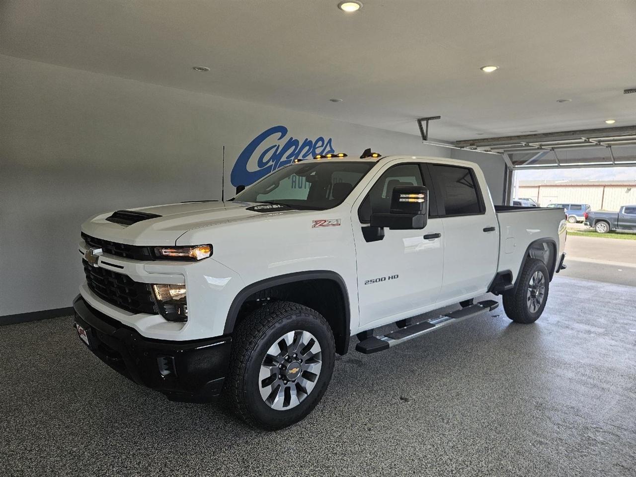 2026 Chevrolet Silverado 2500HD 4WD Crew Cab 159" Custom
