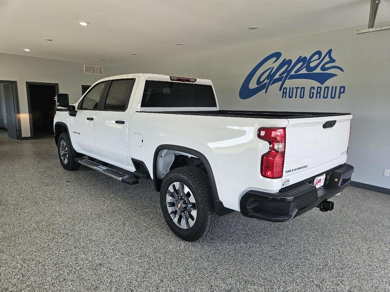 Chevrolet Silverado 2500HD 4WD Crew Cab 159" Custom 2026