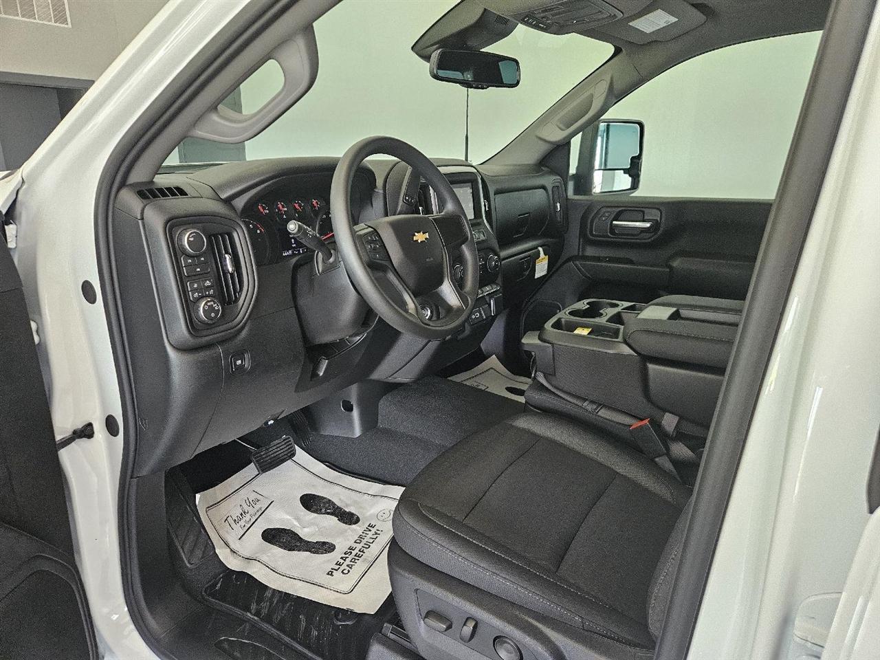 Chevrolet Silverado 2500HD 4WD Crew Cab 159" Custom 2026