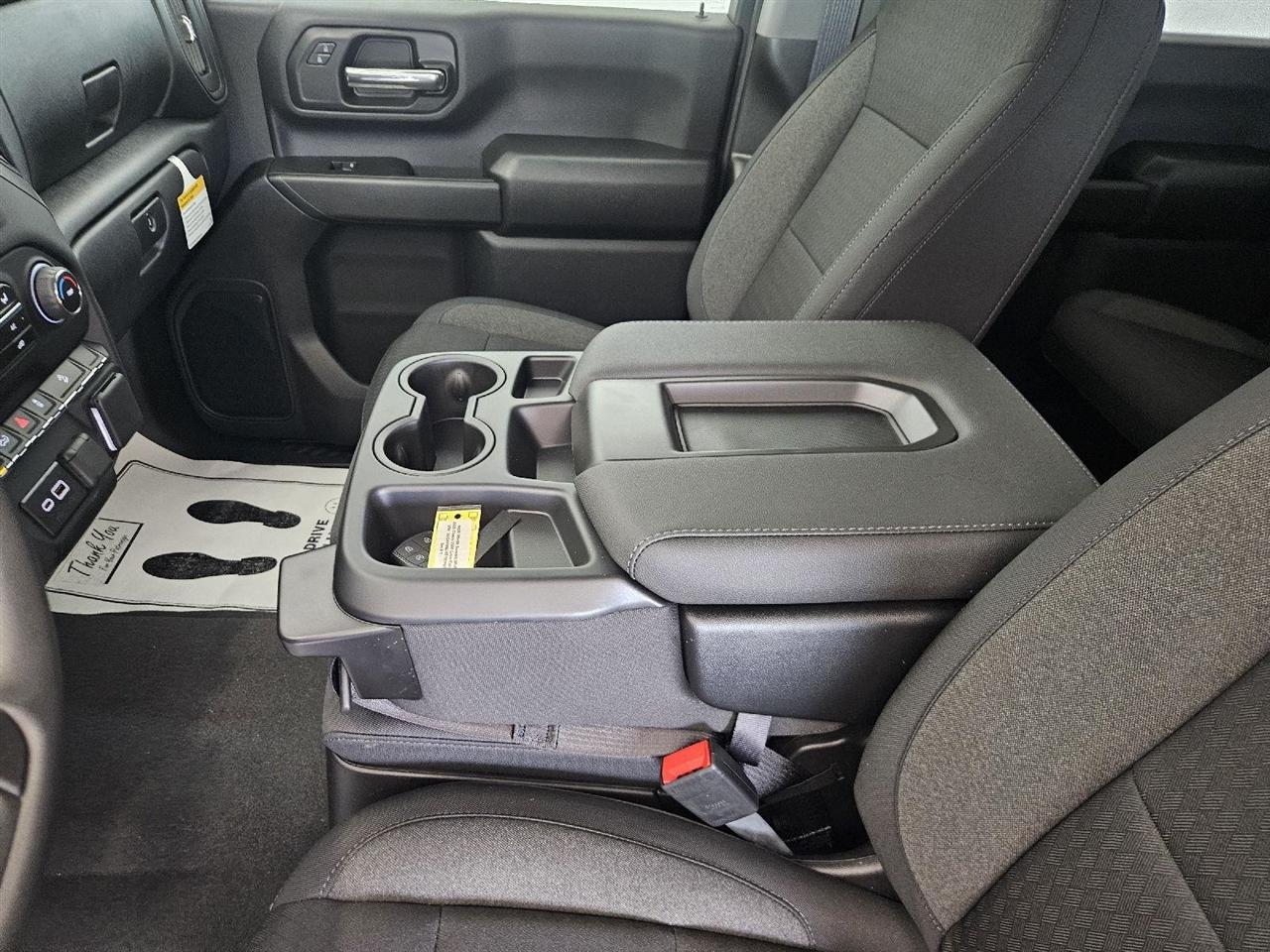 Chevrolet Silverado 2500HD 4WD Crew Cab 159" Custom 2026