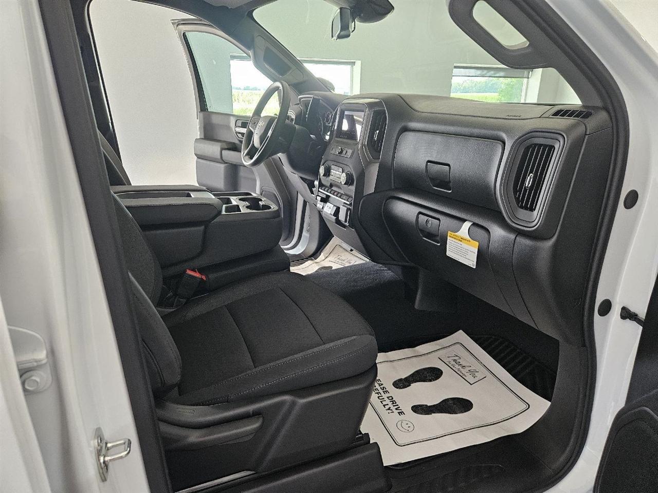 Chevrolet Silverado 2500HD 4WD Crew Cab 159" Custom 2026