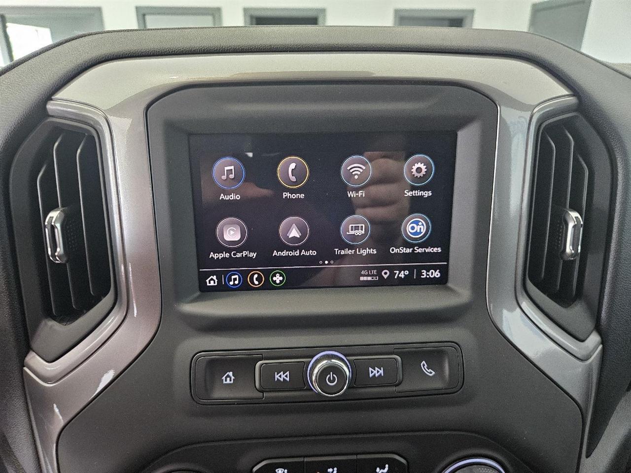 Chevrolet Silverado 2500HD 4WD Crew Cab 159" Custom 2026
