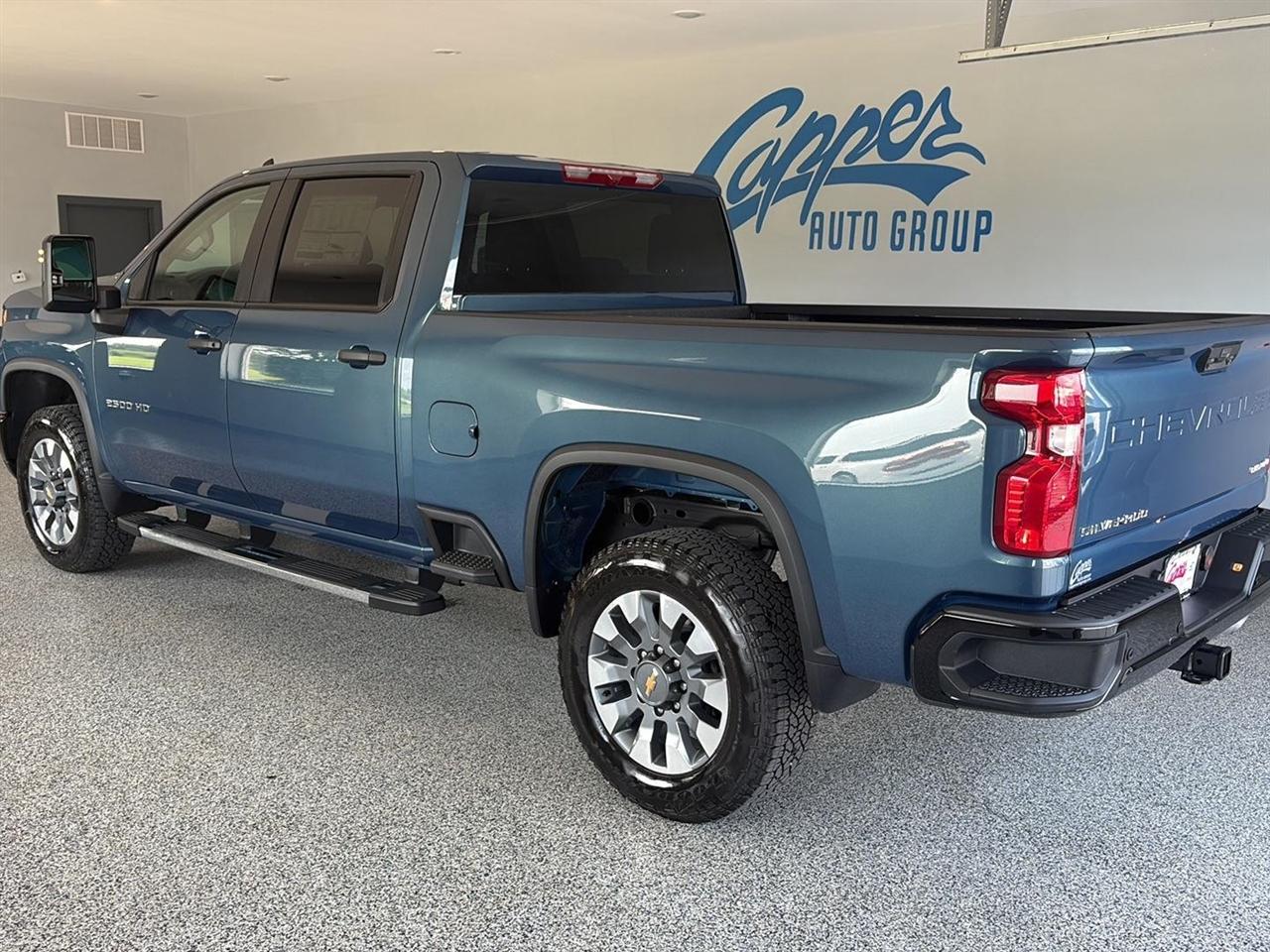 Chevrolet Silverado 2500HD 4WD Crew Cab 159" Custom 2026