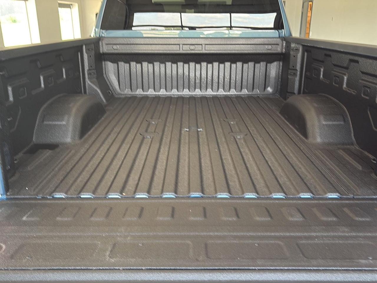 Chevrolet Silverado 2500HD 4WD Crew Cab 159" Custom 2026