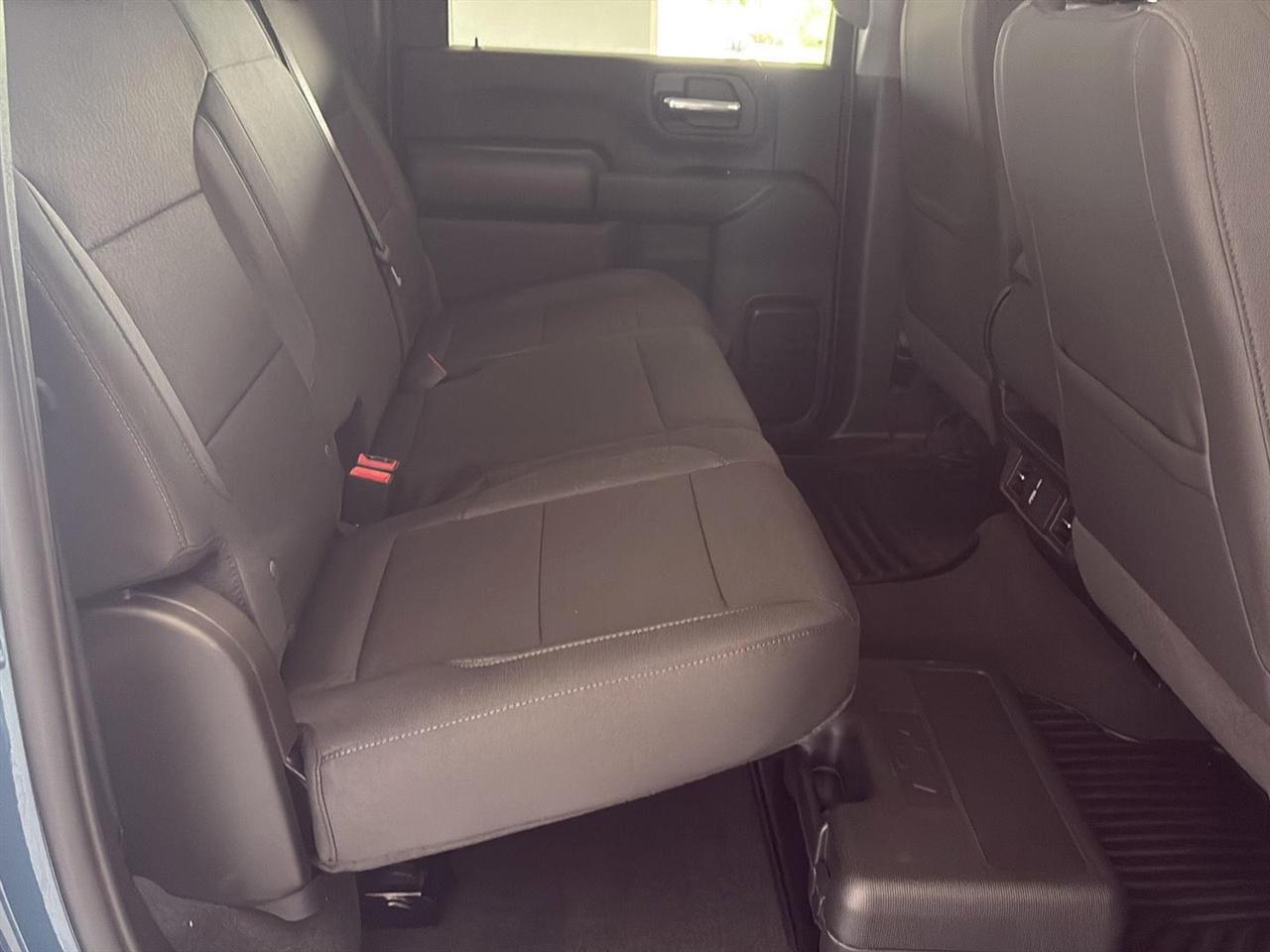Chevrolet Silverado 2500HD 4WD Crew Cab 159" Custom 2026