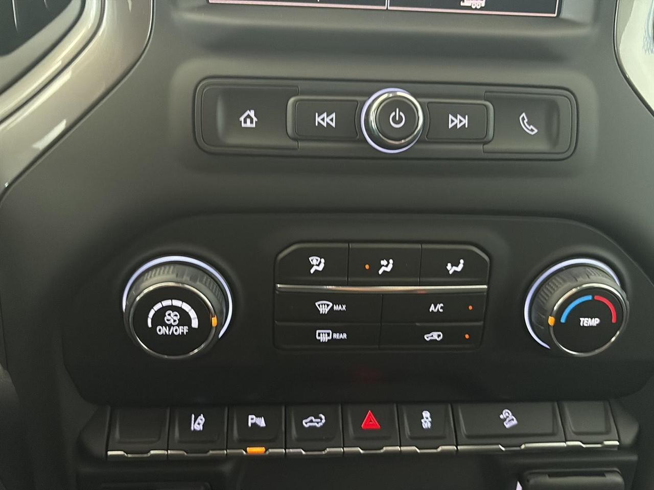 Chevrolet Silverado 2500HD 4WD Crew Cab 159" Custom 2026