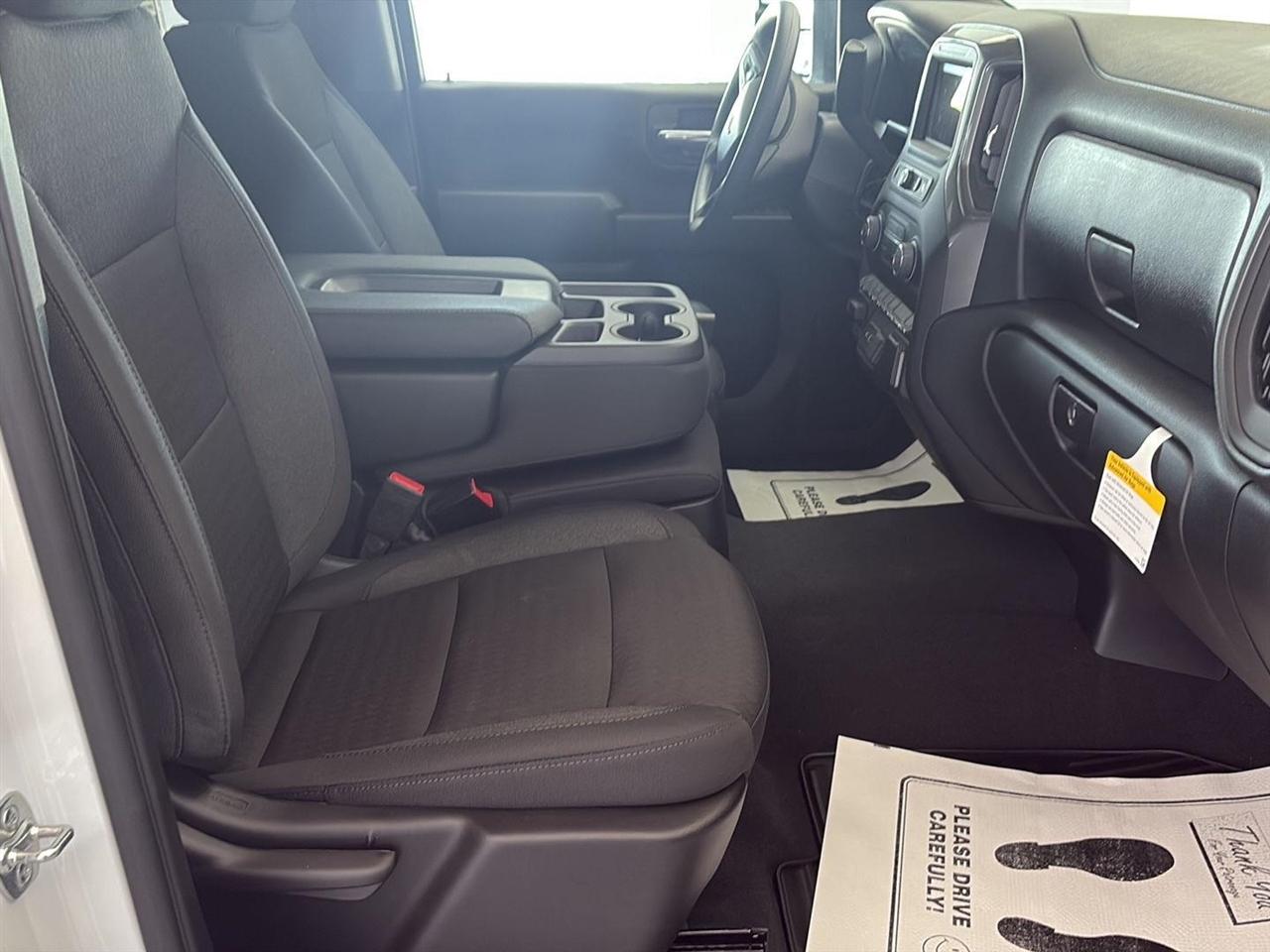 Chevrolet Silverado 2500HD 4WD Crew Cab 159" Custom 2026