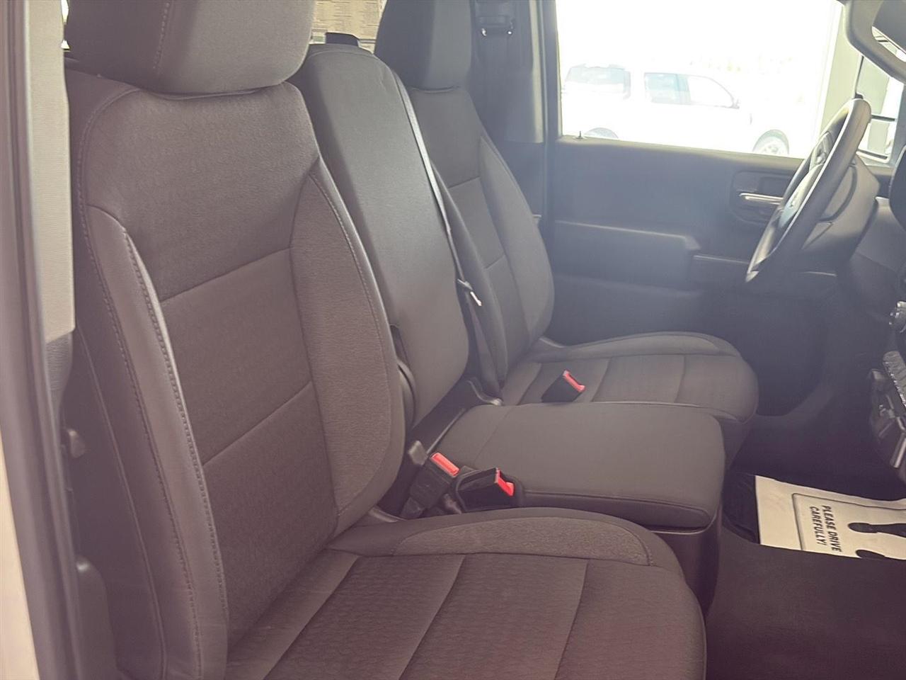 Chevrolet Silverado 2500HD 4WD Crew Cab 159" Custom 2026