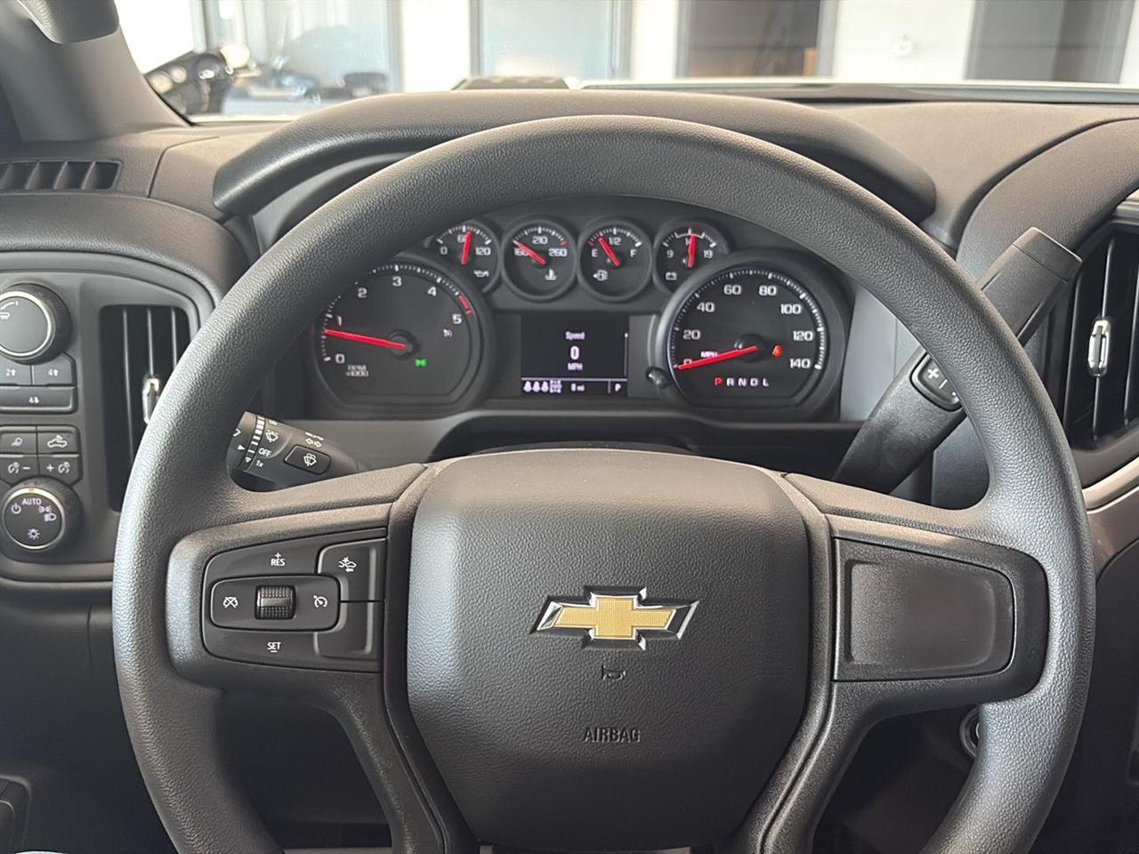 Chevrolet Silverado 2500HD 4WD Crew Cab 159" Custom 2026