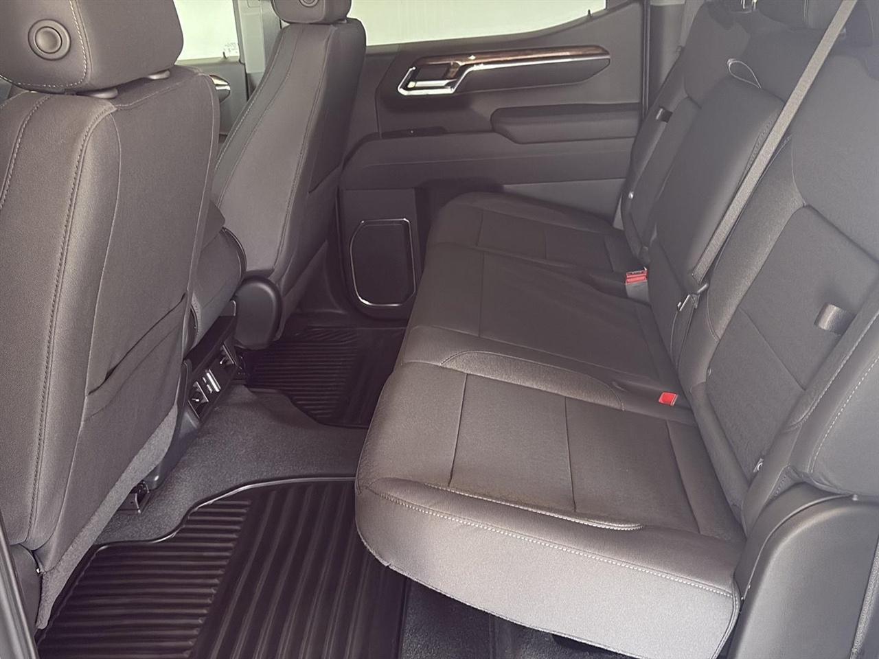 GMC Sierra 1500 4WD Crew Cab 147" Elevation w/3VL 2026
