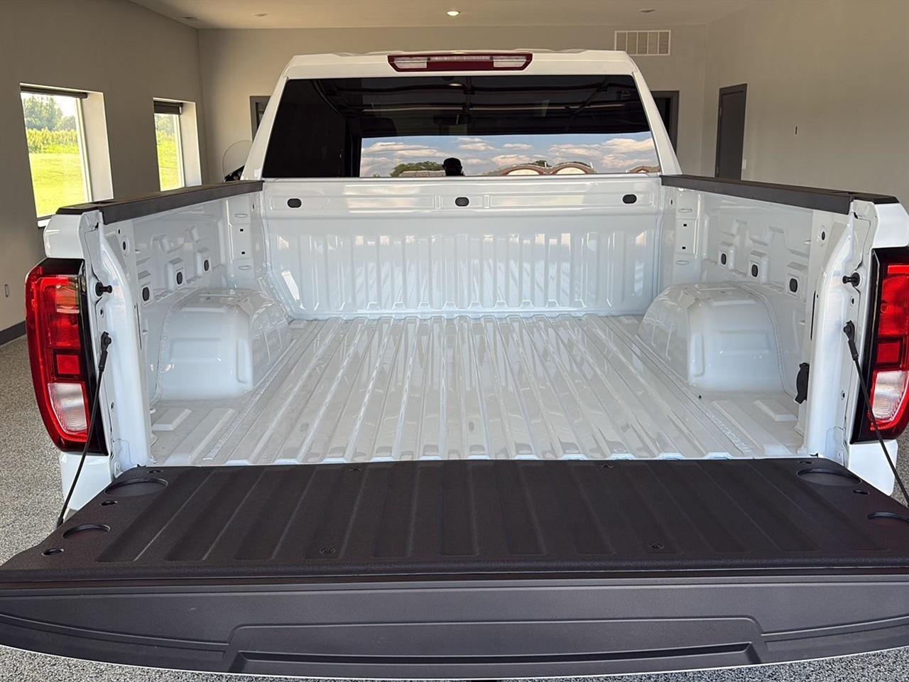 GMC Sierra 1500 4WD Crew Cab 147" Elevation w/3VL 2026