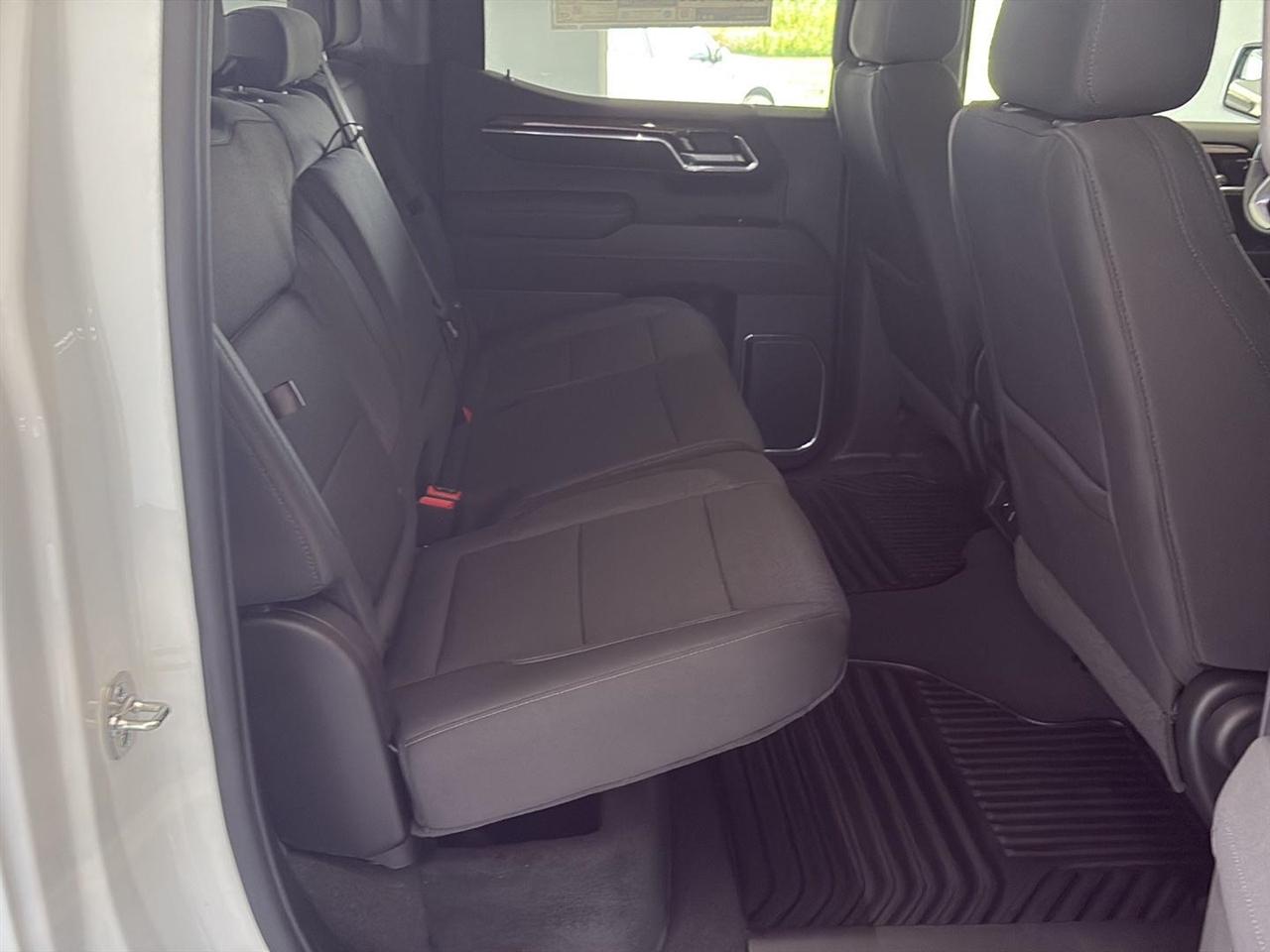 GMC Sierra 1500 4WD Crew Cab 147" Elevation w/3VL 2026