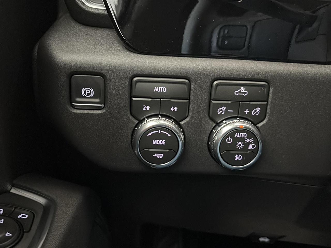 GMC Sierra 1500 4WD Crew Cab 147" Elevation w/3VL 2026