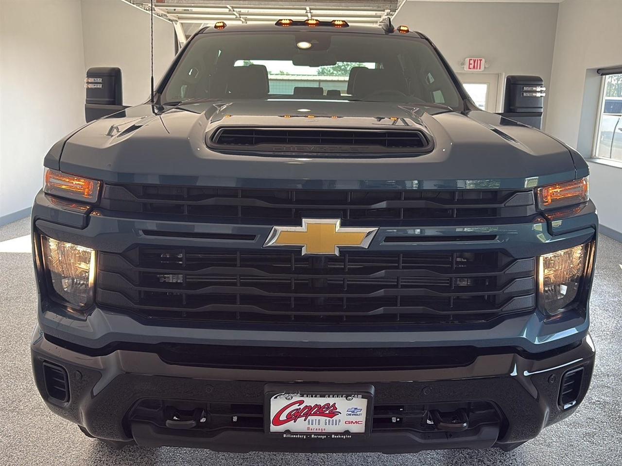 Chevrolet Silverado 2500HD 4WD Crew Cab 159" Custom 2026