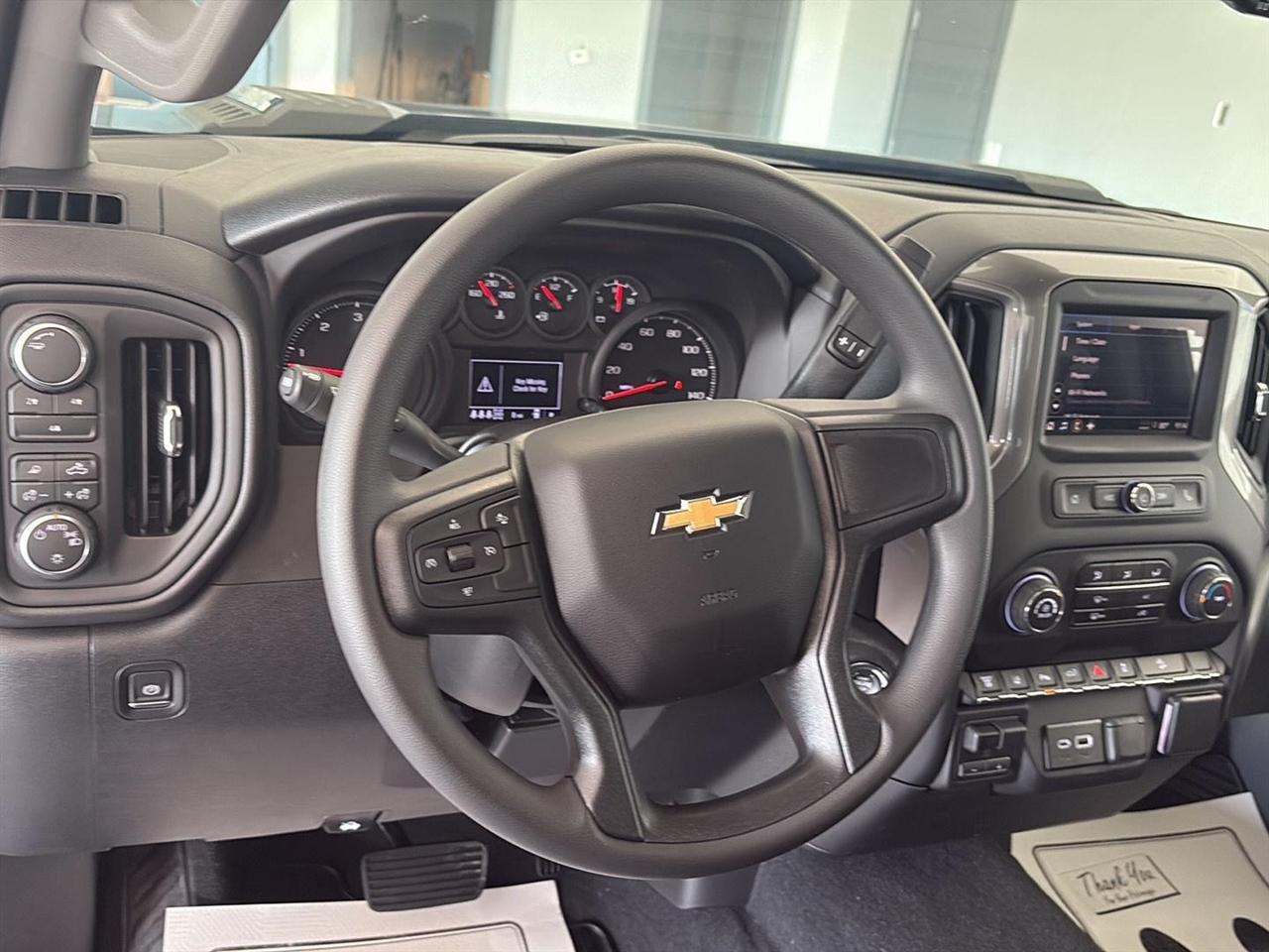 Chevrolet Silverado 2500HD 4WD Crew Cab 159" Custom 2026