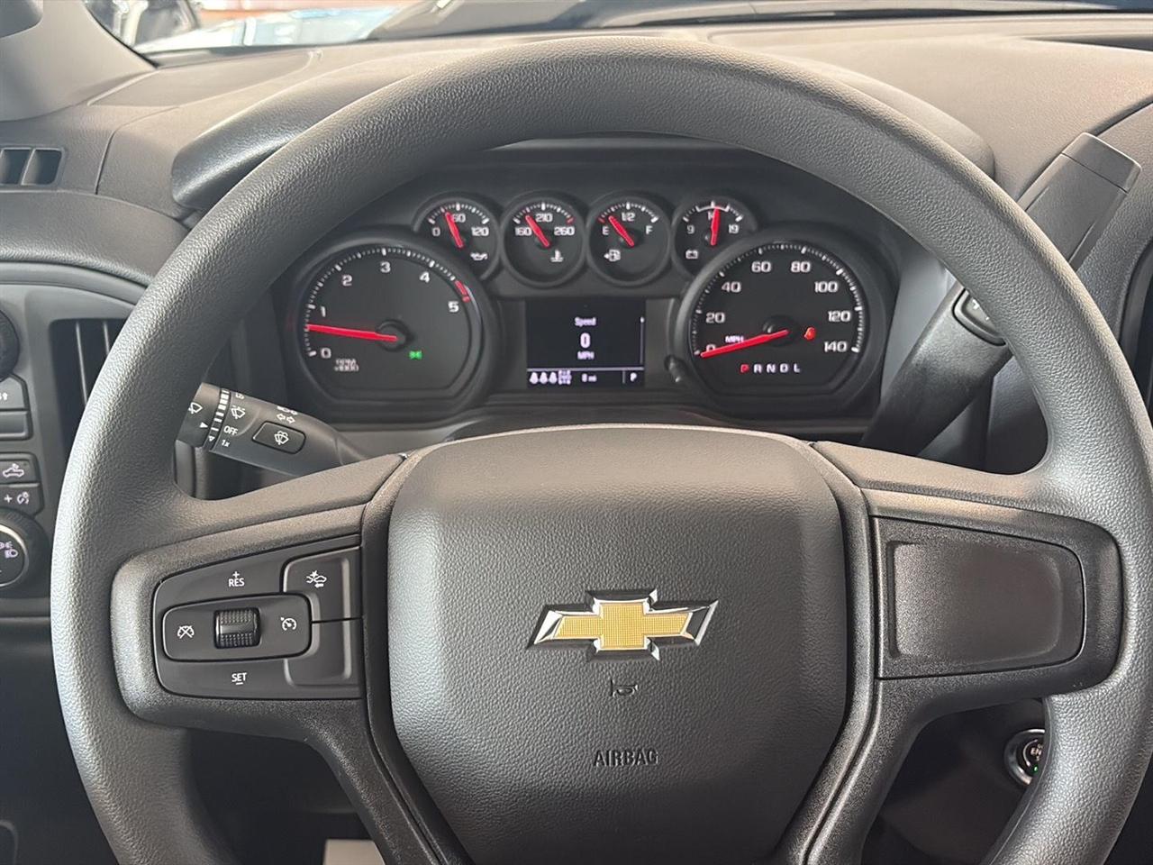 Chevrolet Silverado 2500HD 4WD Crew Cab 159" Custom 2026