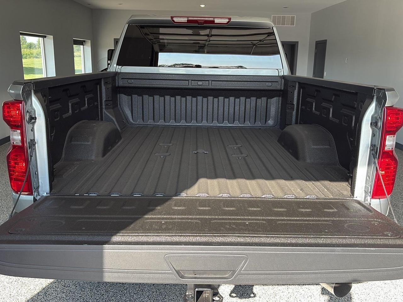 Chevrolet Silverado 2500HD 4WD Crew Cab 159" Custom 2026