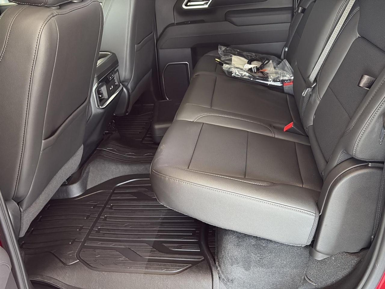 GMC Sierra 2500HD 4WD Crew Cab 159" SLT 2026