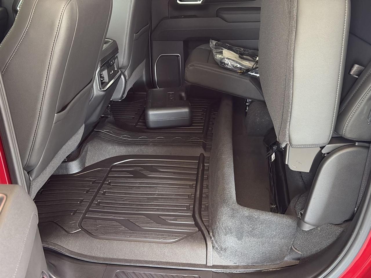 GMC Sierra 2500HD 4WD Crew Cab 159" SLT 2026