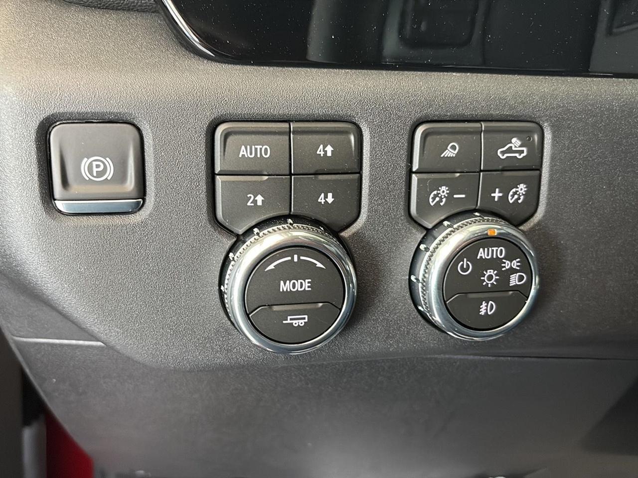 GMC Sierra 2500HD 4WD Crew Cab 159" SLT 2026