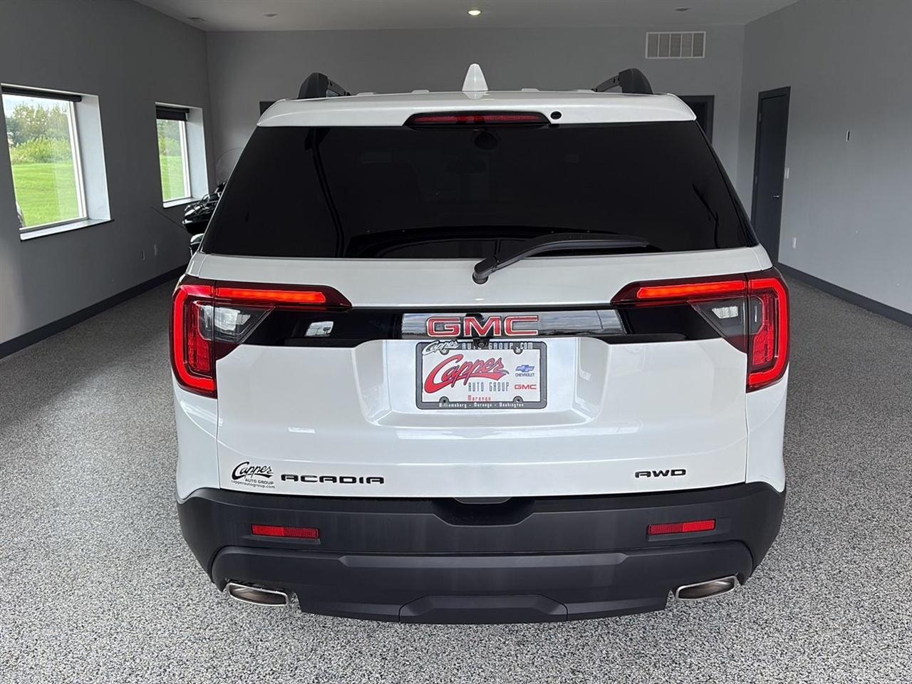 GMC Acadia AWD 4dr SLT 2023