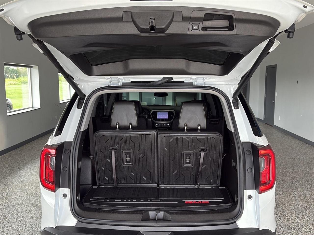 GMC Acadia AWD 4dr SLT 2023