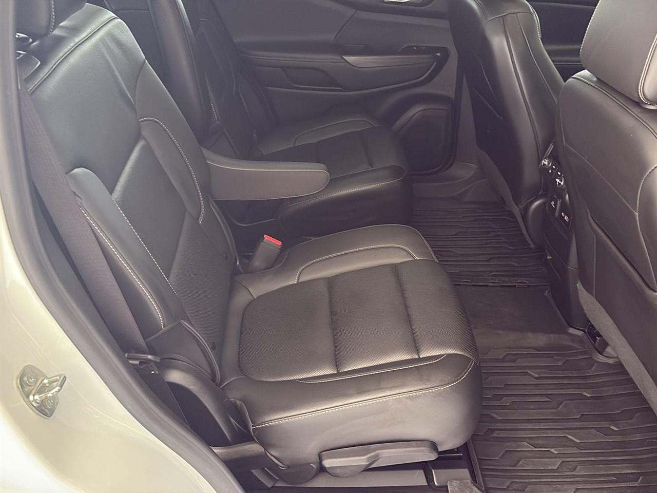 GMC Acadia AWD 4dr SLT 2023
