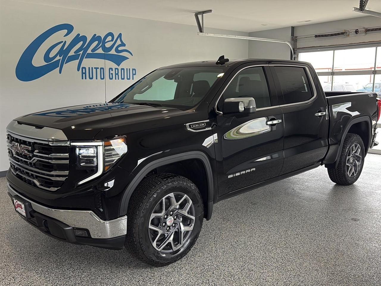 GMC Sierra 1500 4WD Crew Cab 147" SLT 2026