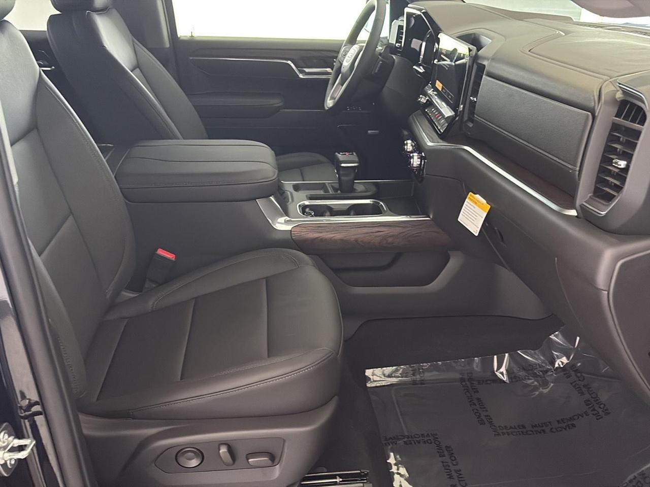 GMC Sierra 1500 4WD Crew Cab 147" SLT 2026