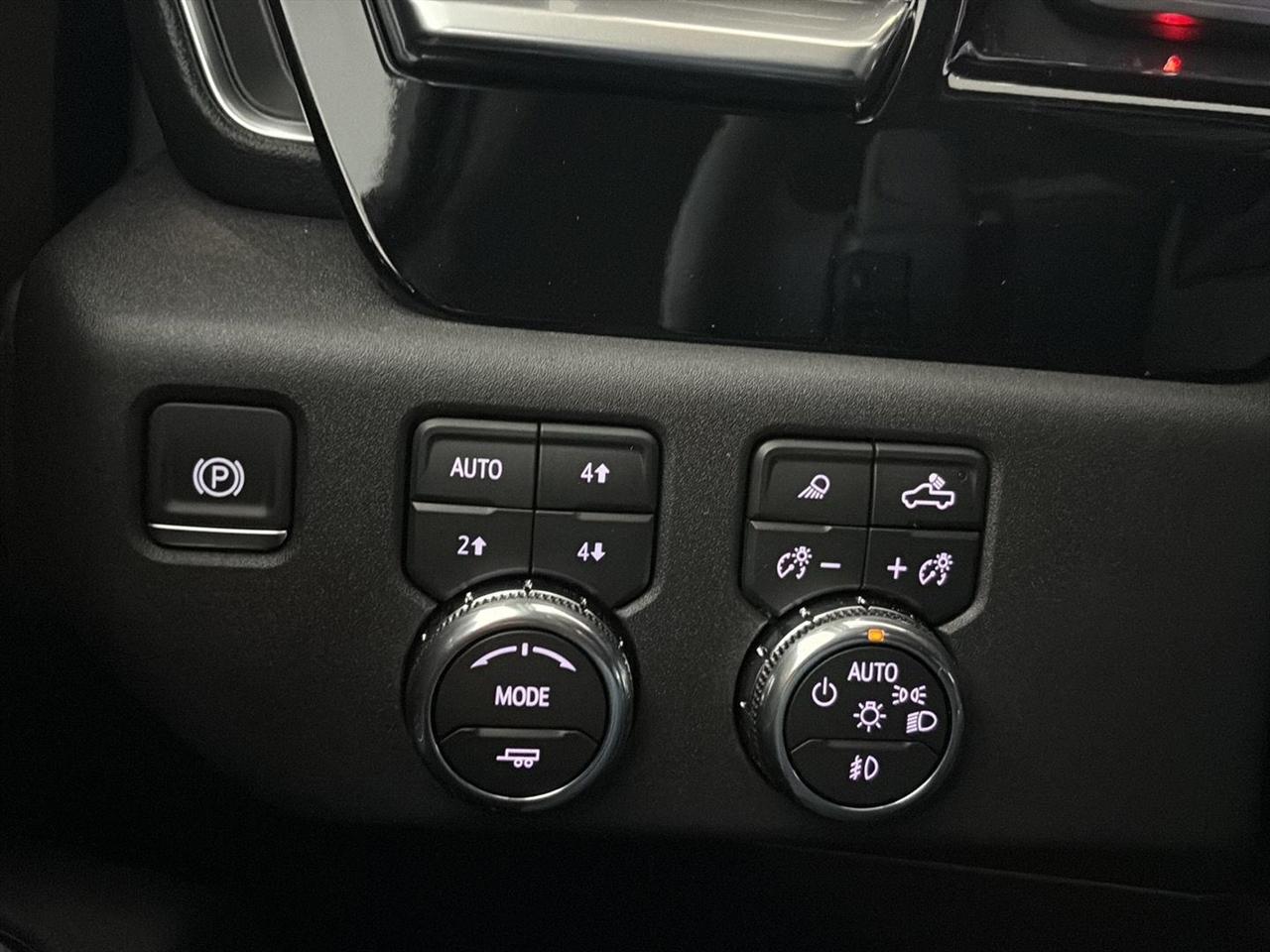 GMC Sierra 1500 4WD Crew Cab 147" SLT 2026
