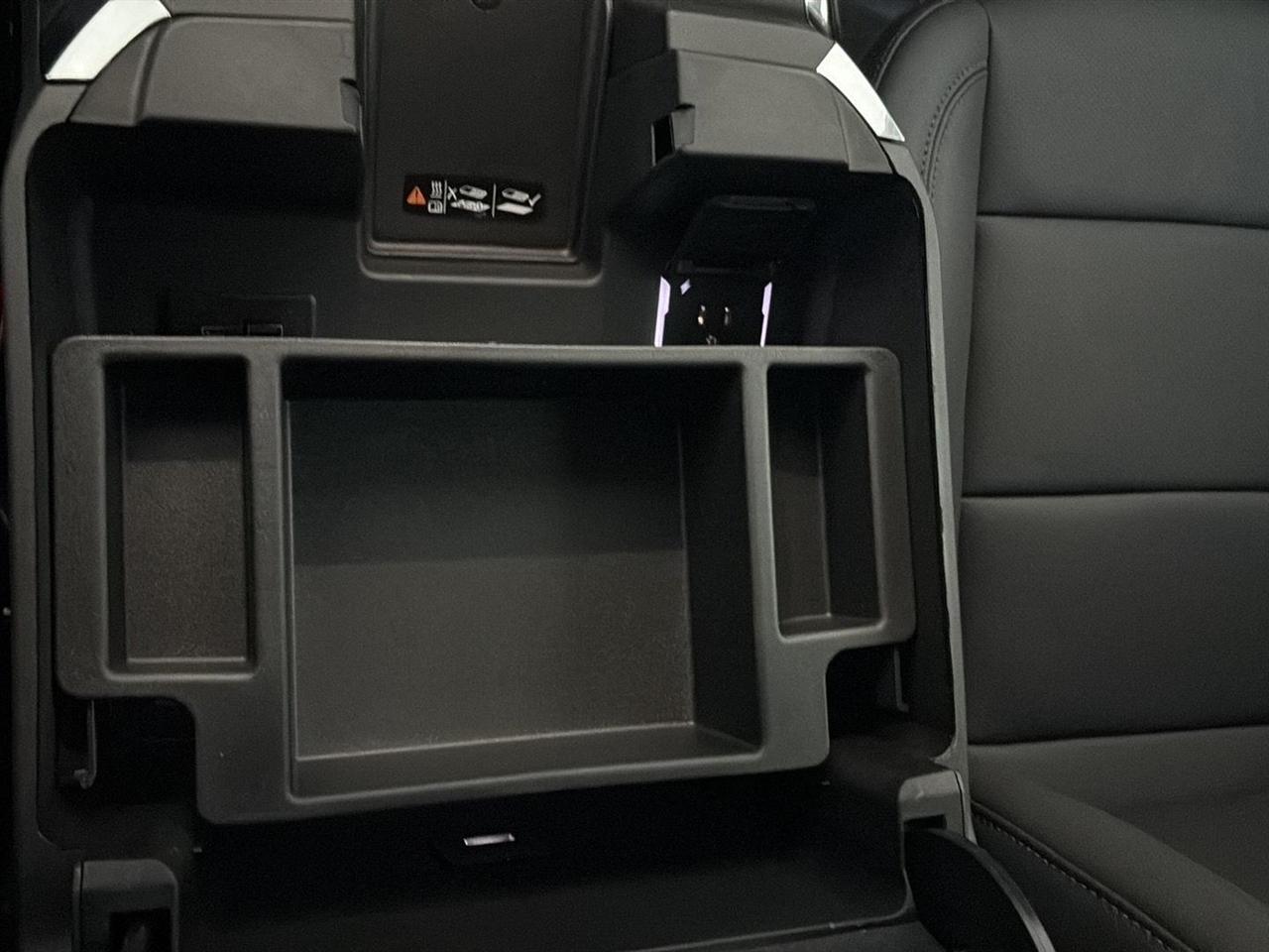GMC Sierra 1500 4WD Crew Cab 147" SLT 2026