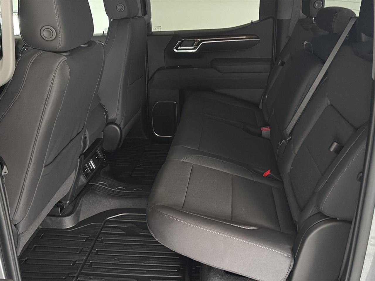 GMC Sierra 1500 4WD Crew Cab 147" Elevation w/3SB 2026