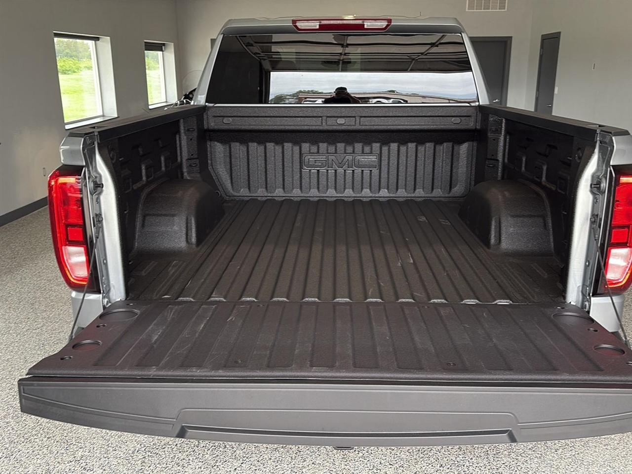 GMC Sierra 1500 4WD Crew Cab 147" Elevation w/3SB 2026