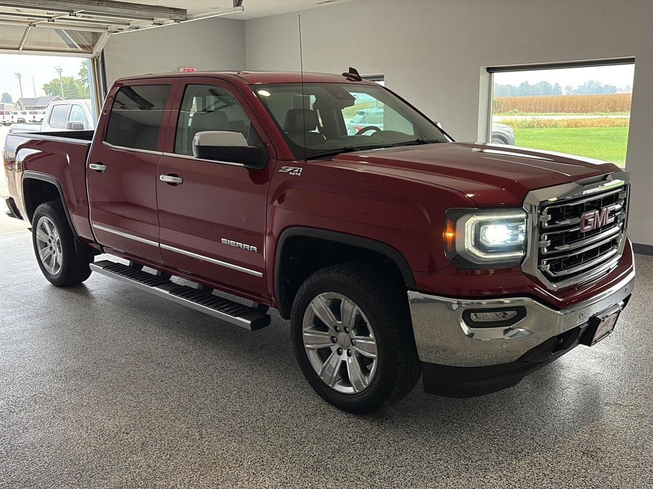GMC Sierra 1500 4WD Crew Cab 143.5" SLT 2018