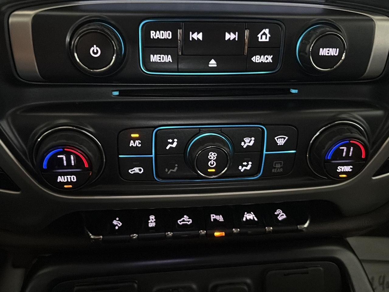 GMC Sierra 1500 4WD Crew Cab 143.5" SLT 2018