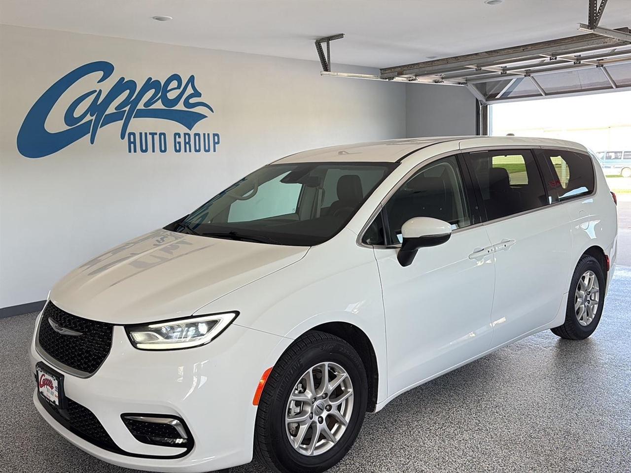 2023 Chrysler Pacifica Touring L FWD